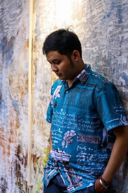 Kemeja Batik Modern Biru Tosca