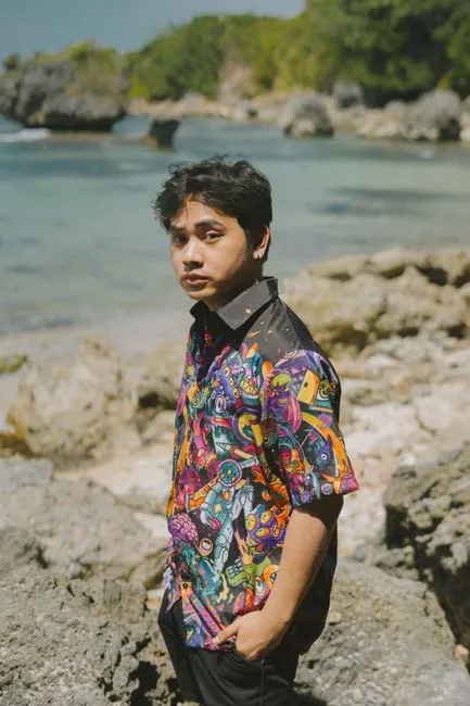 Kemeja Batik Warna-warni