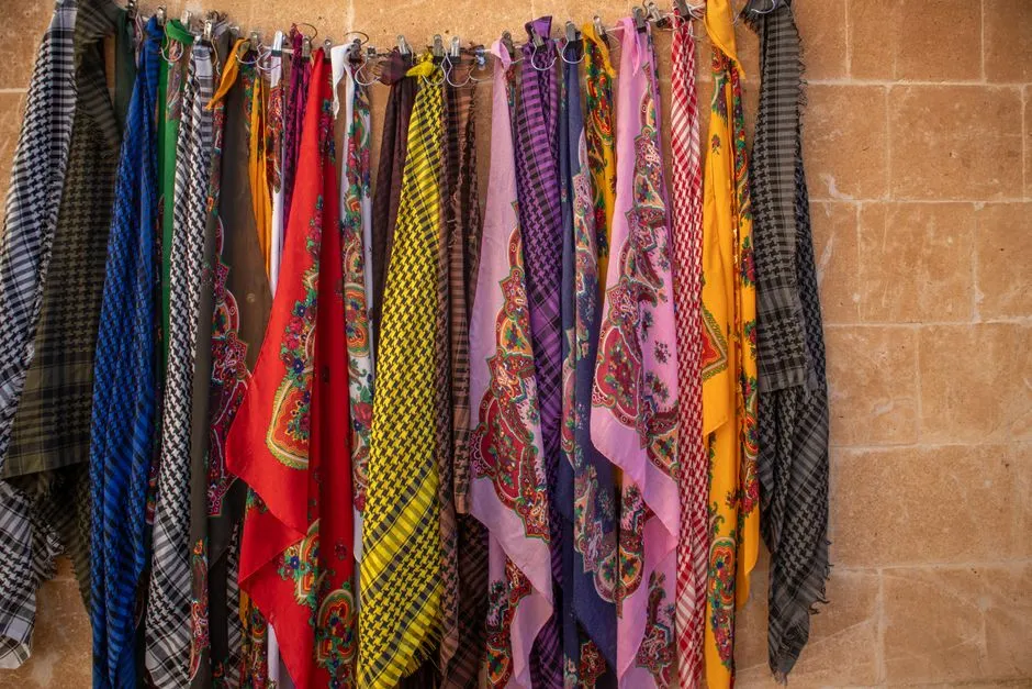 Kerudung Motif Kotak & Paisley