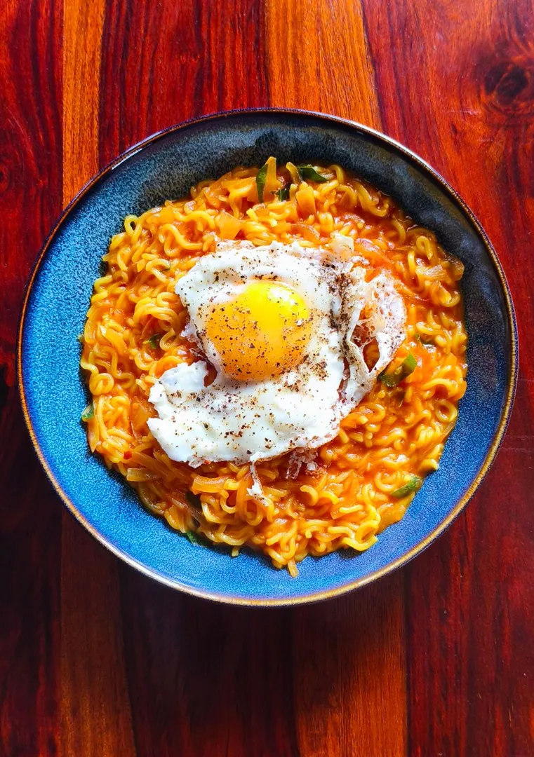 Mie Kuah Pedas Telur