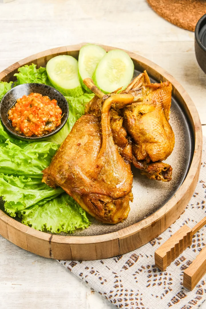 Bebek Goreng + Sambal Lalapan