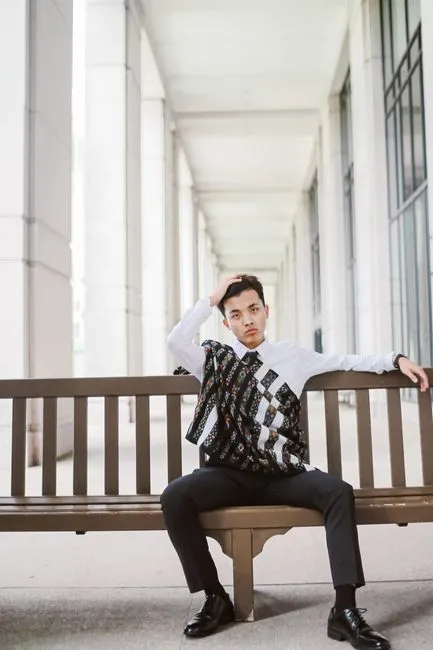 Kemeja Batik Lengan Panjang Hitam Putih