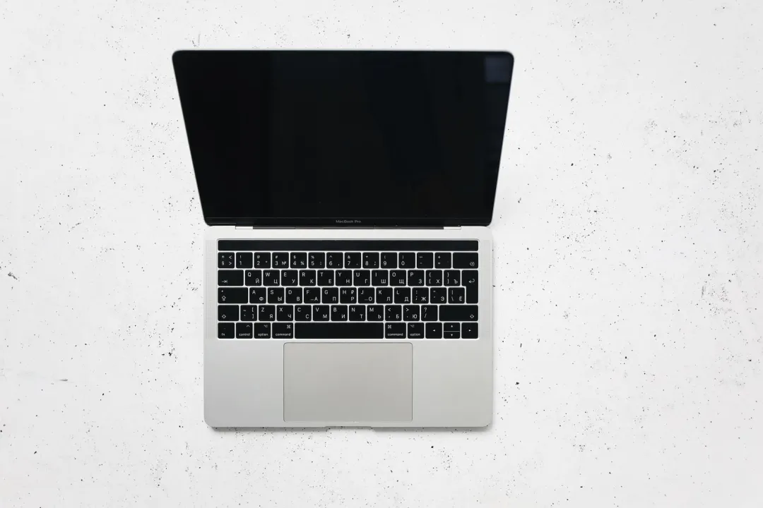 Laptop 13 inci Bekas Mulus