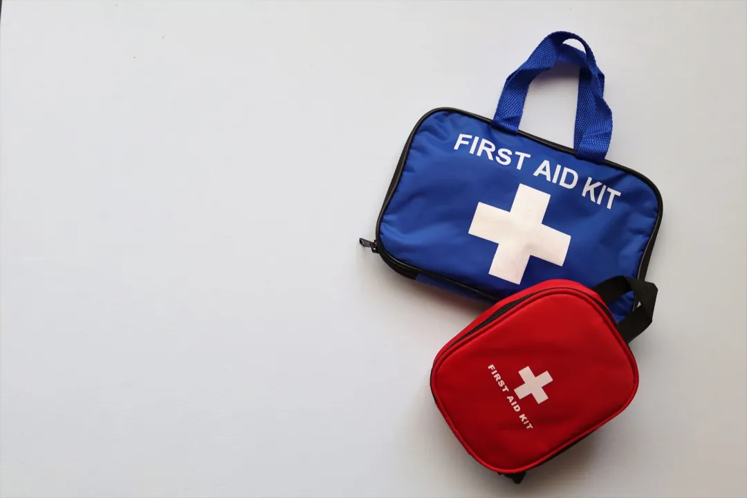 Tas P3K Lengkap