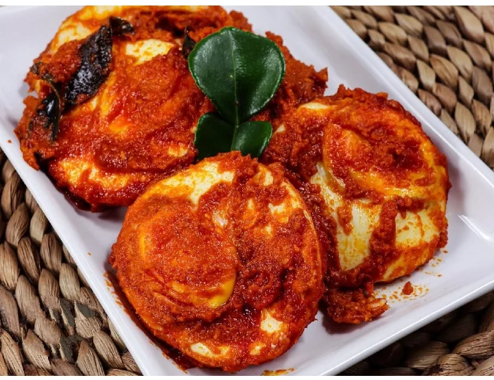 Telur ceplok Balado