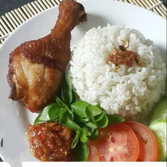 Nasi ayam goreng