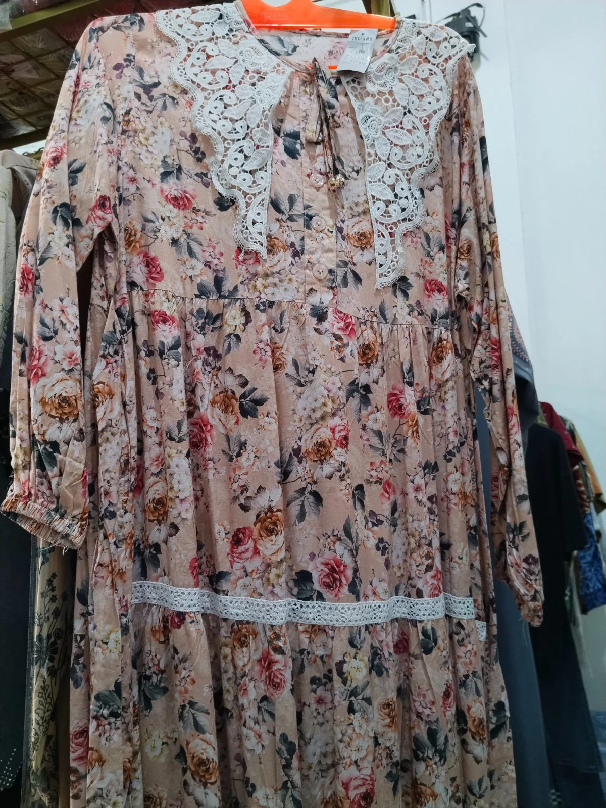 Gaun cantik