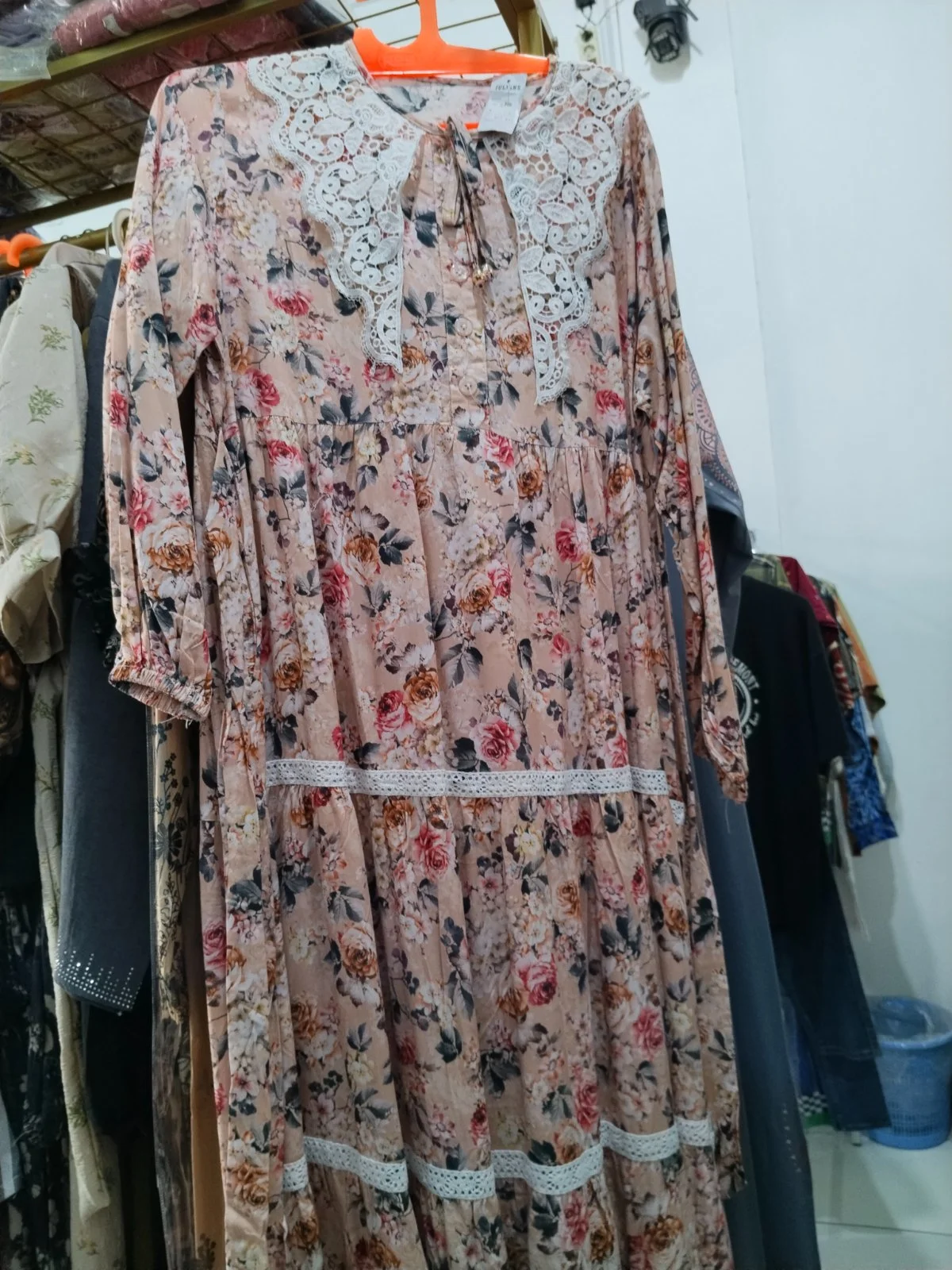 Gaun cantik