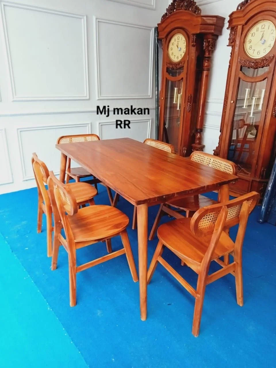 Meja Makan